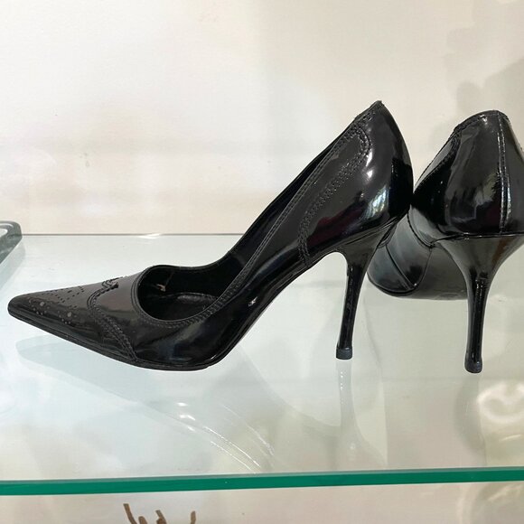 Charles David, Unique Pointed Toe Stiletto/Pump, Black, size 6 - Picture 1 of 6